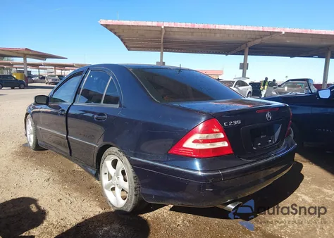 2006 Mercedes-Benz C 230 Sport z USA, uszkodzony, nr VIN WDBRF52H36A857758